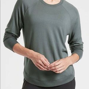 Athleta mindset sweatshirt size L. Wine color.